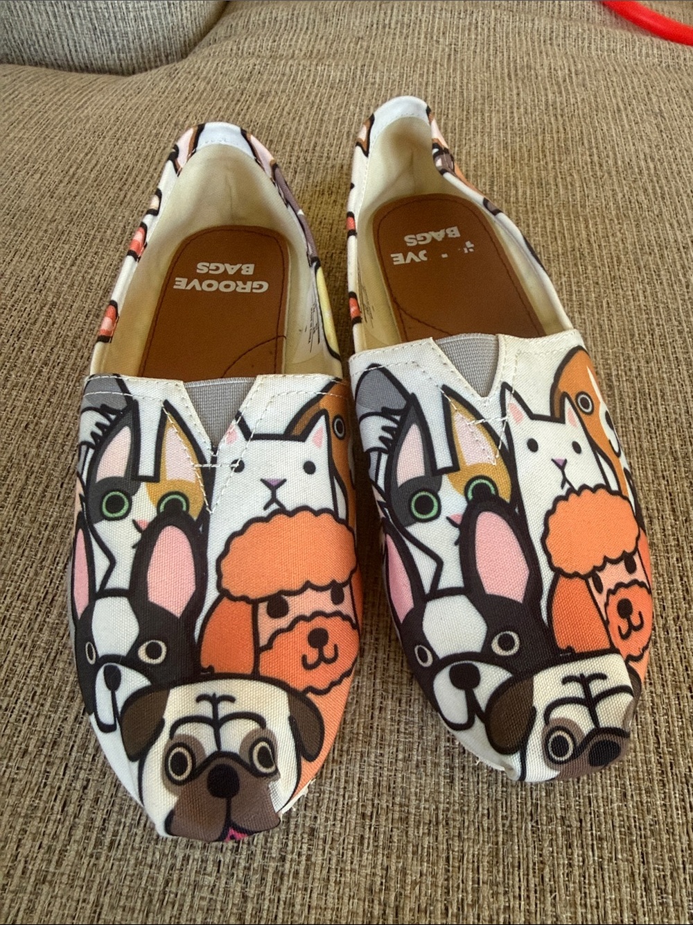 Woman’s Groove Bags slip on shoes  
- puppy print .  size 7